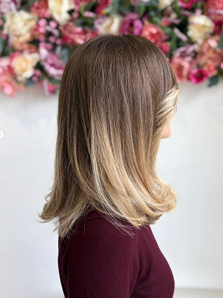Tecnica del Hair Contouring, che d&agrave; luce e armonia al volto
